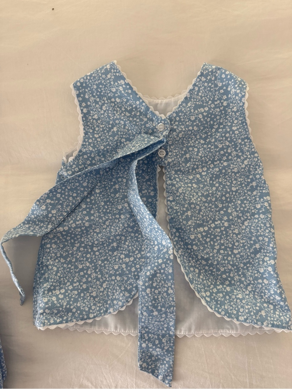 Nantucket Kids Blue Floral Girls Bloomer Set - Sleeveless Top & Bloomers. Size 3 - Picture 3 of 5